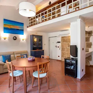 ferret-apartment.hotelsalgherosardinia.com/